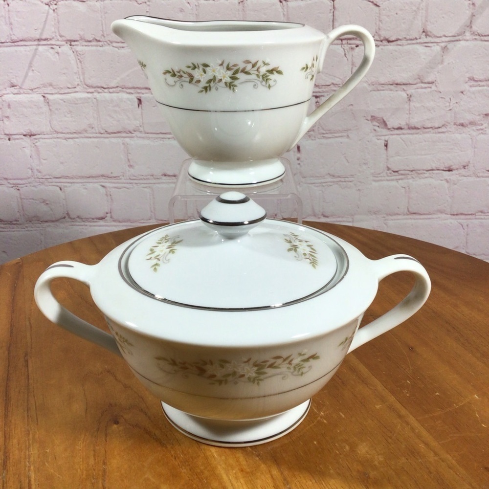 International Silver Company 326 Springtime Covered Sugar and Creamer Set
